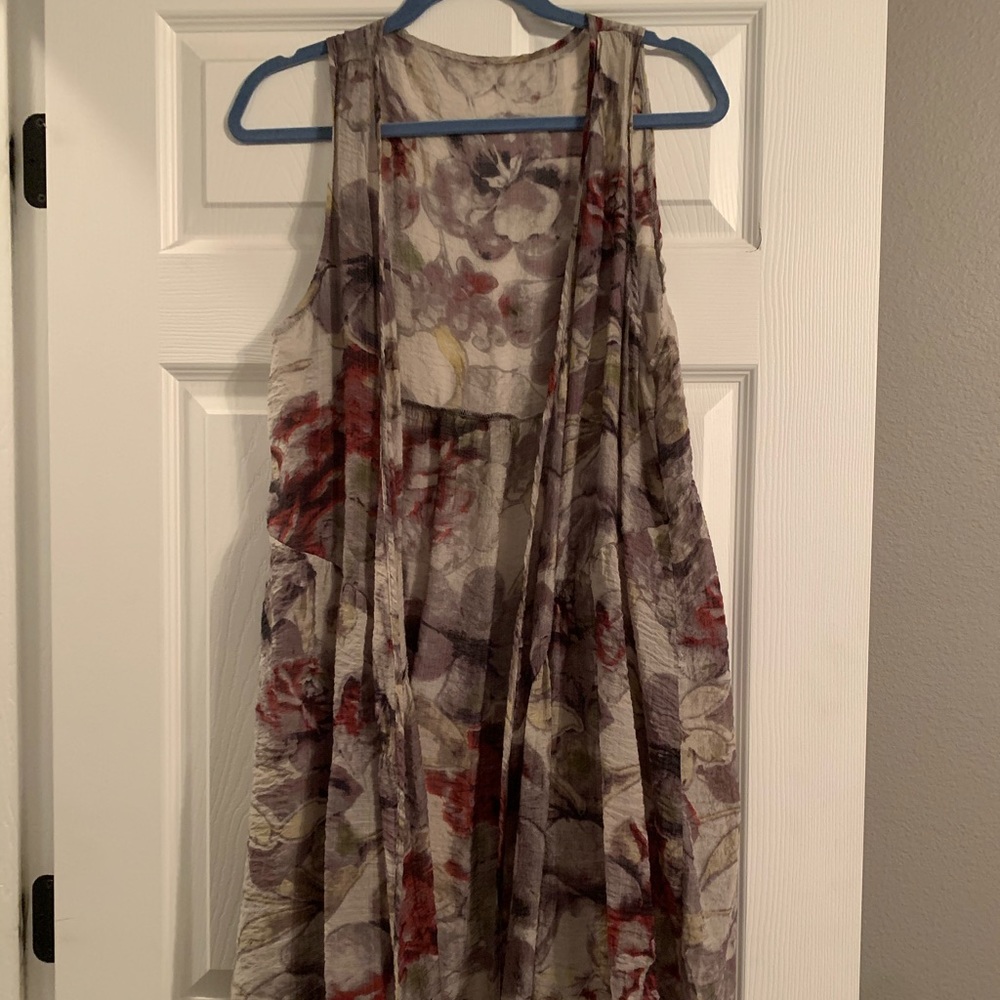 Sleeveless vest